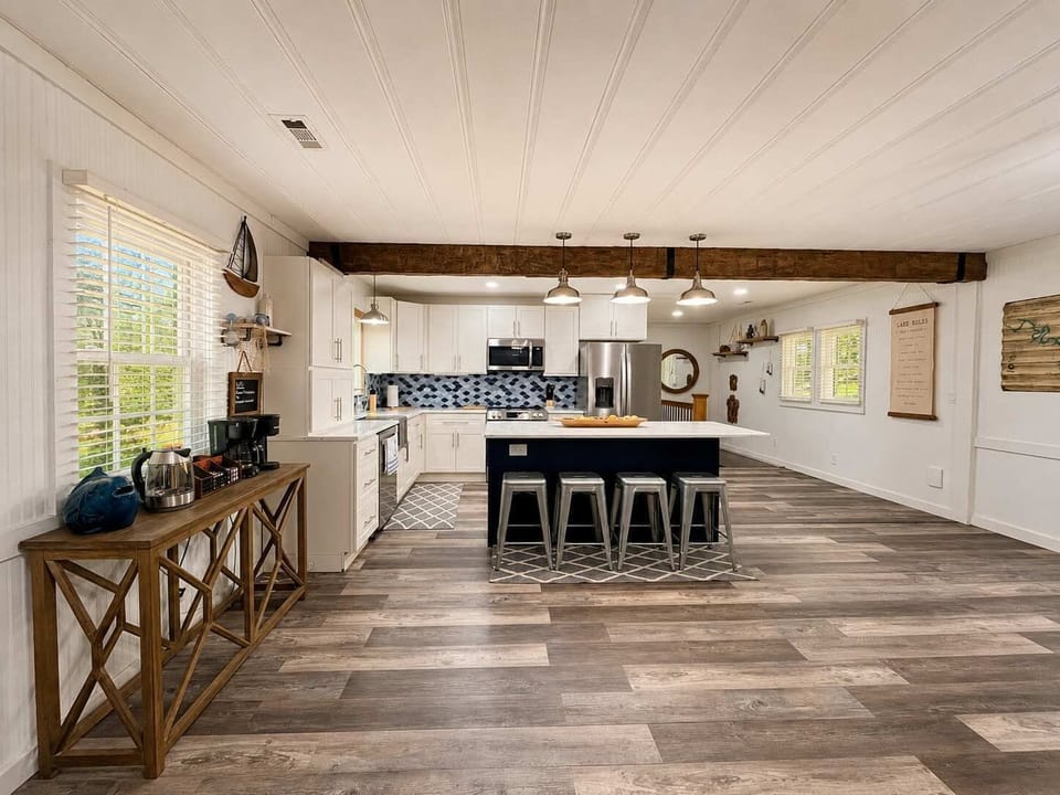 House, Multiple Beds (Stillwater on Doe) | Private kitchen