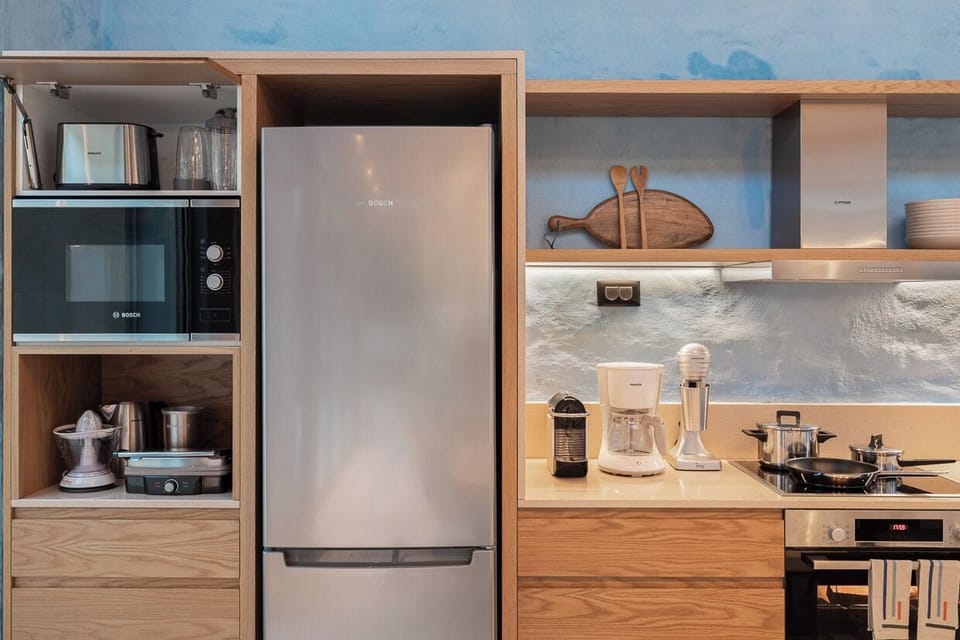 Family House, 4 Bedrooms | Private kitchen | Full-size fridge, coffee/tea maker, electric kettle, dining tables