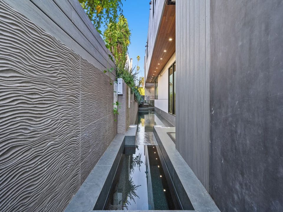 Apartment (5 Bedrooms) | Exterior