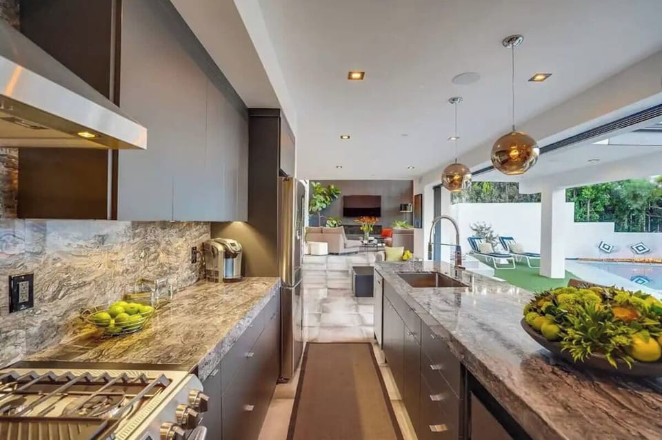 Apartment (4 Bedrooms) | Exterior
