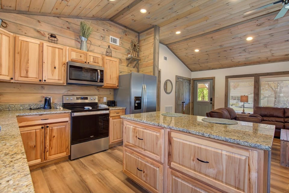 House, Multiple Beds (Destination Dolly) | Private kitchen