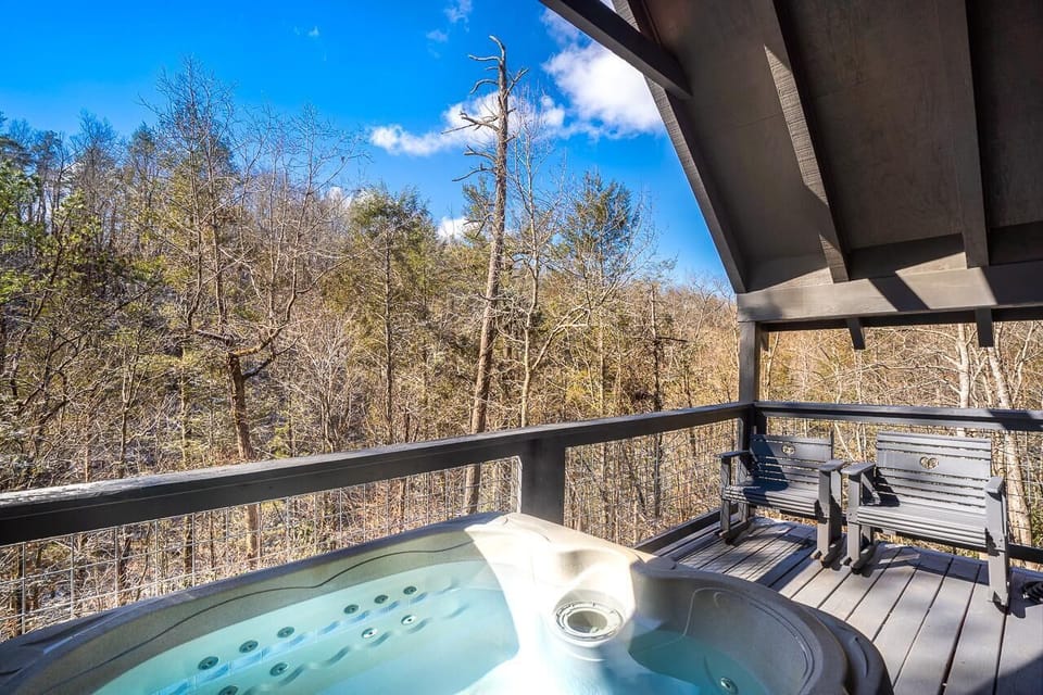 House, 1 King Bed (Solitude Studio) | Outdoor spa tub