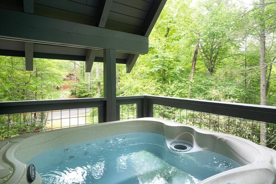 House, 1 King Bed (Sunset Studio) | Outdoor spa tub