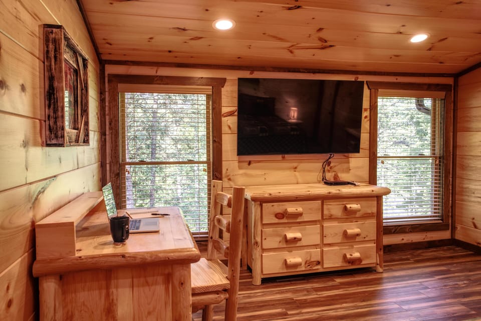 House, Multiple Beds (Scenic Solitude) | Interior