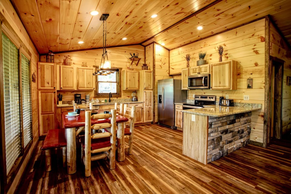 House, Multiple Beds (Scenic Solitude) | Private kitchen