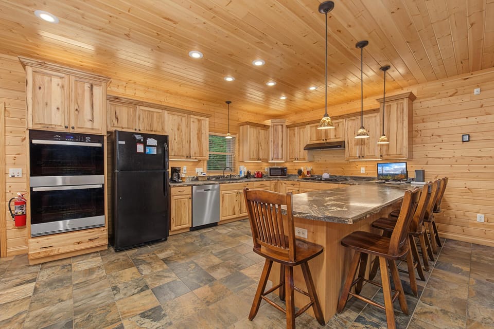 House, Multiple Beds (Cork's Creekside) | Private kitchen | Oven