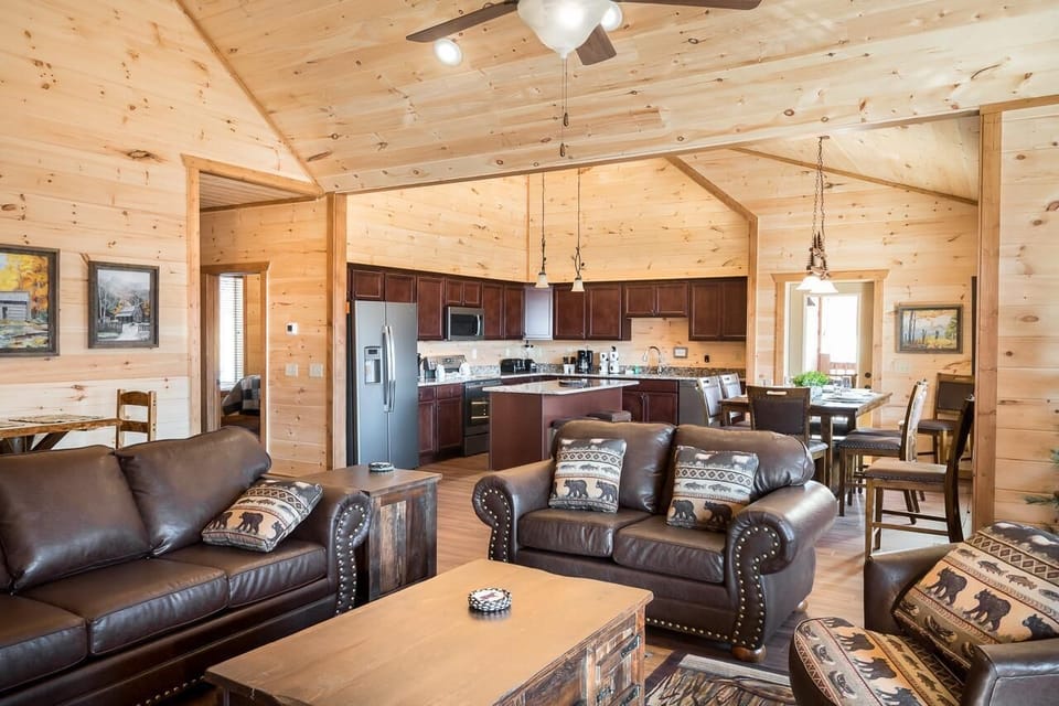 House, Multiple Beds (Bear and Trout) | Living area