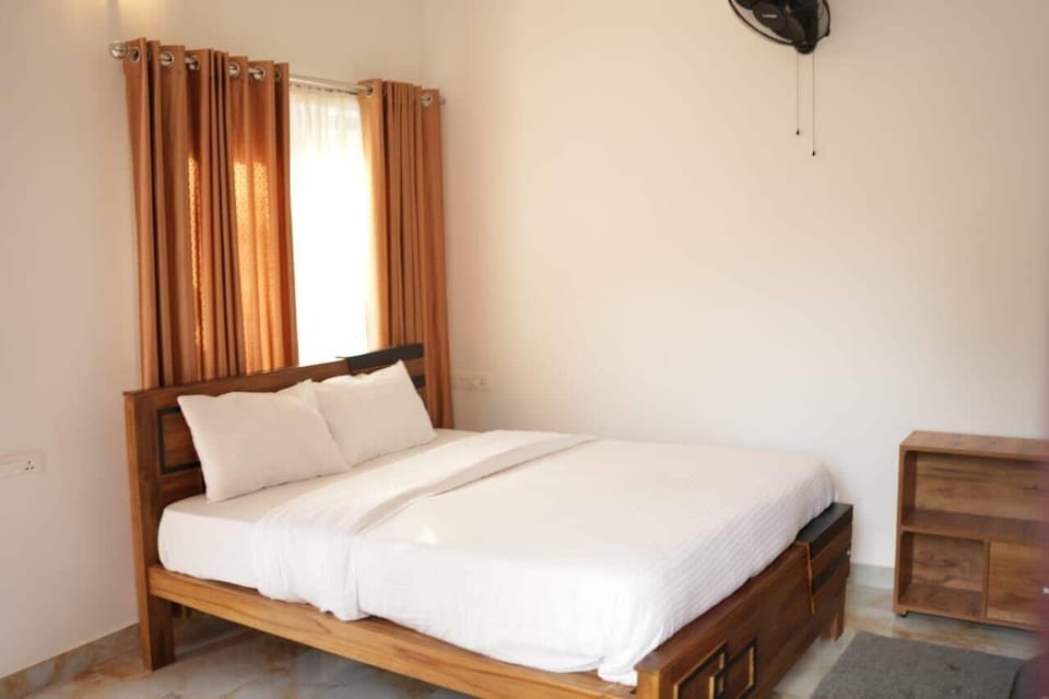 Deluxe Double Room, Balcony | WiFi (free)