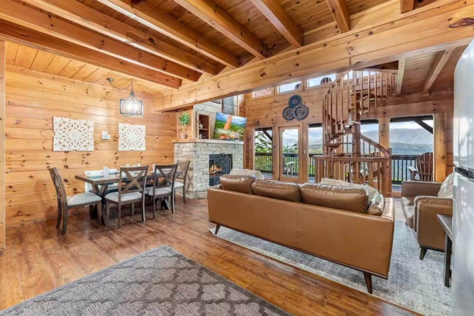 House, Multiple Beds (Grand View Lodge) | Living area