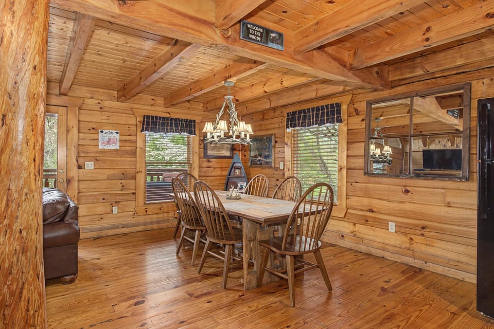 House, Multiple Beds (Gods Grace) | Dining