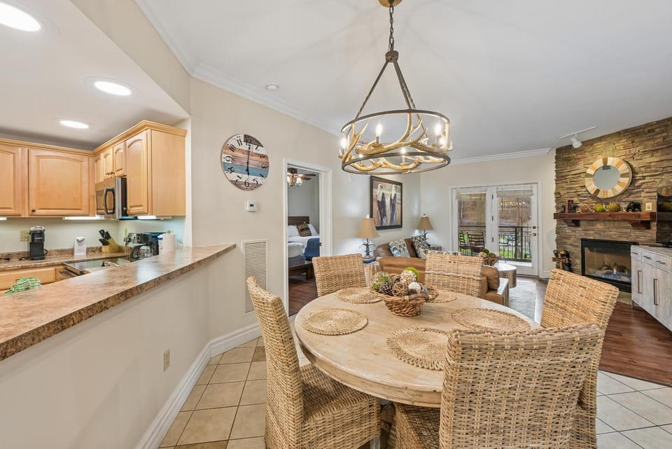 Condo, Multiple Beds (Baskins Creek 210) | Dining