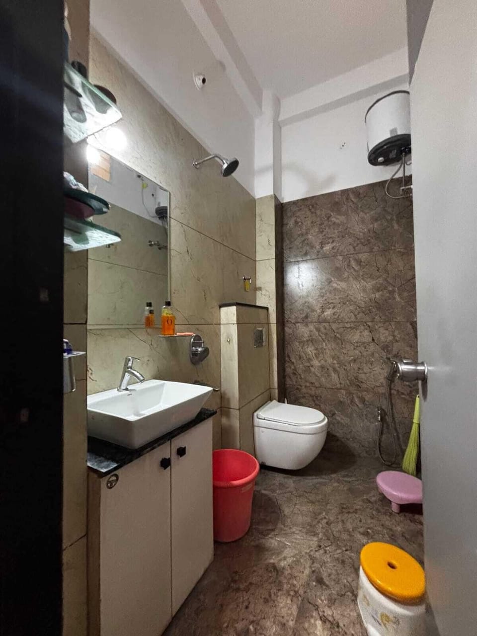 Classic Apartment, Balcony, City View | Bathroom | Towels, soap, toilet paper