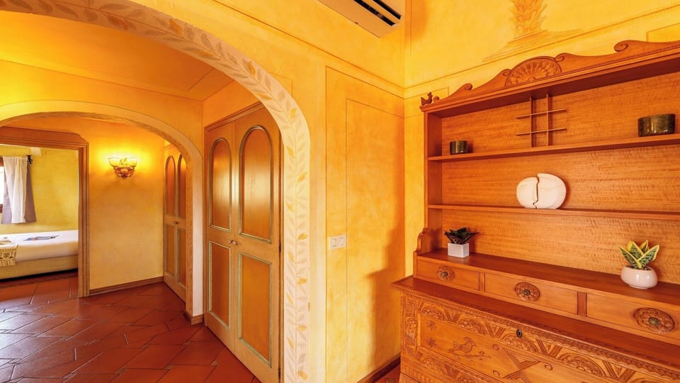 Traditional Apartment, Partial Sea View | Interior