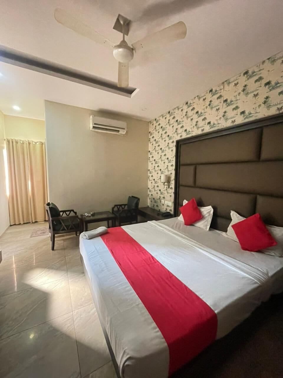 Standard Room | Desk, WiFi (free)