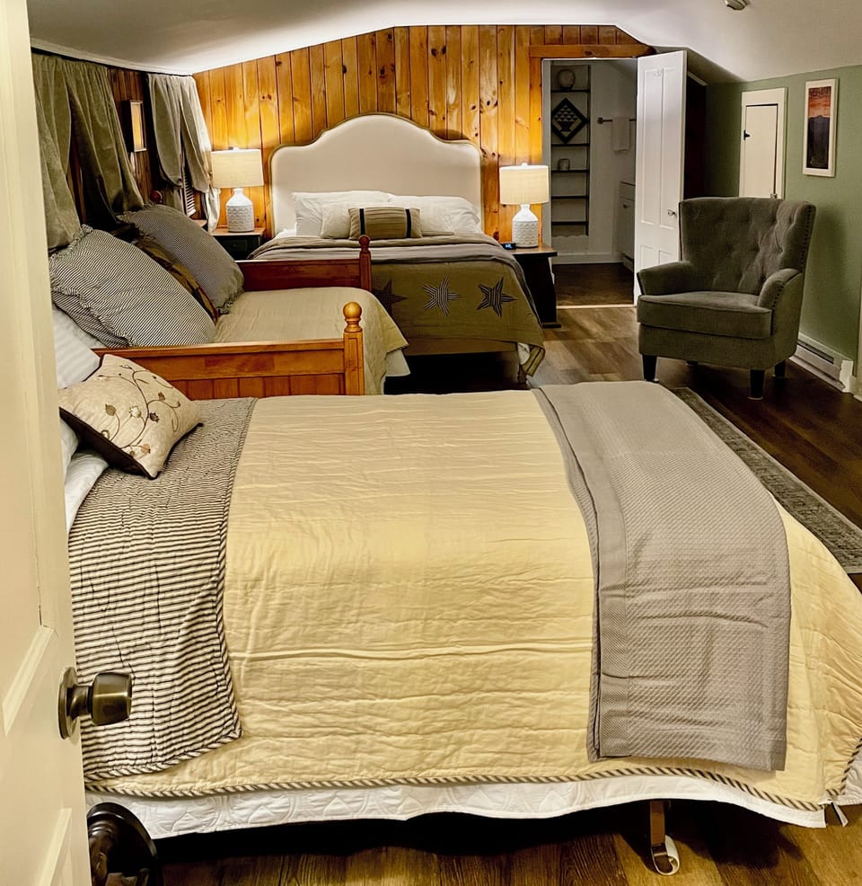 Family Suite, Non Smoking, Private Bathroom | Iron/ironing board, free WiFi
