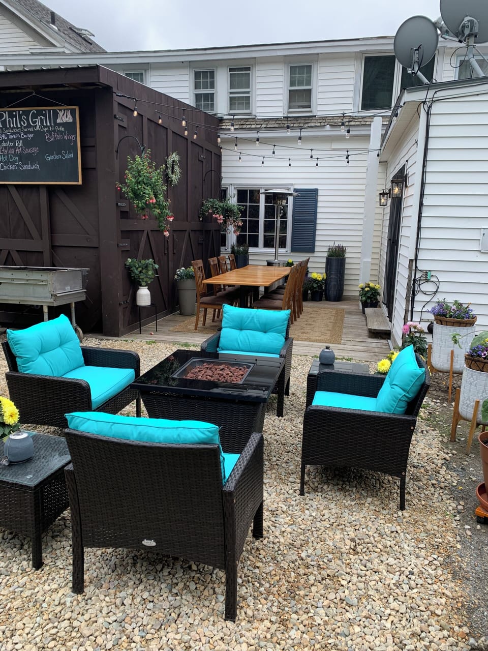 Outdoor dining