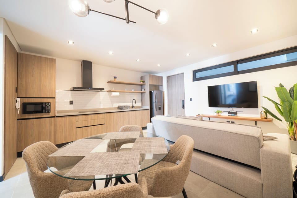 Deluxe Apartment | Dining