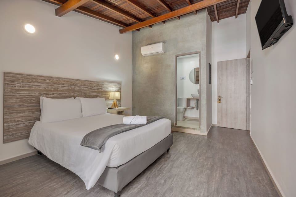 Luxury House, Private Pool | Free WiFi