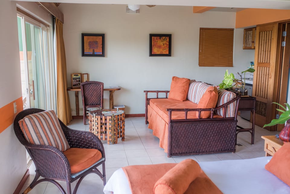 Honeymoon Suite, 1 King Bed, Bathtub, Sea View | Premium bedding, down comforters, pillowtop beds, minibar