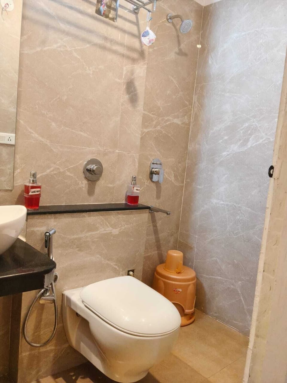 Shower, free toiletries, towels, soap