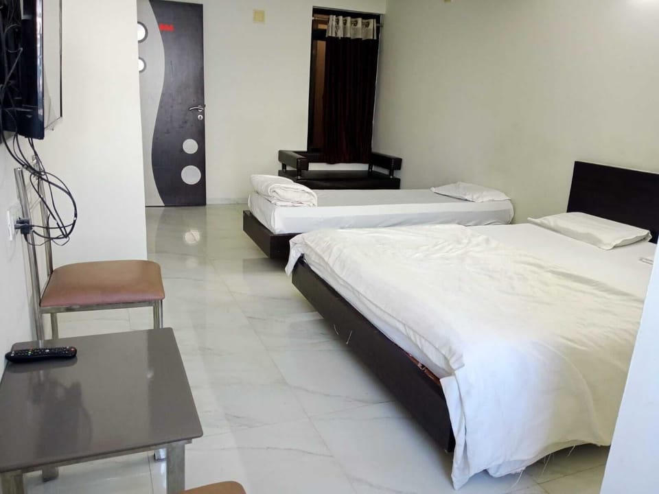Family Room, City View | Free WiFi