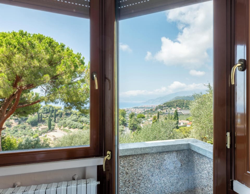 Standard Double Room | Balcony