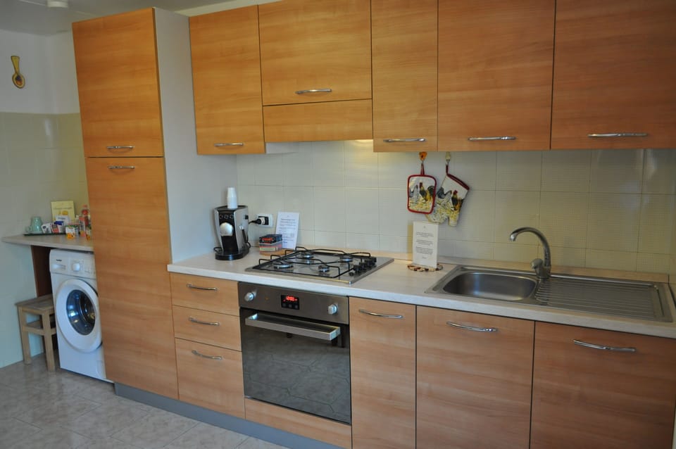 Comfort Condo, 1 Bedroom, Private Bathroom, Garden View | Private kitchen | Fridge, espresso maker, coffee/tea maker, electric kettle