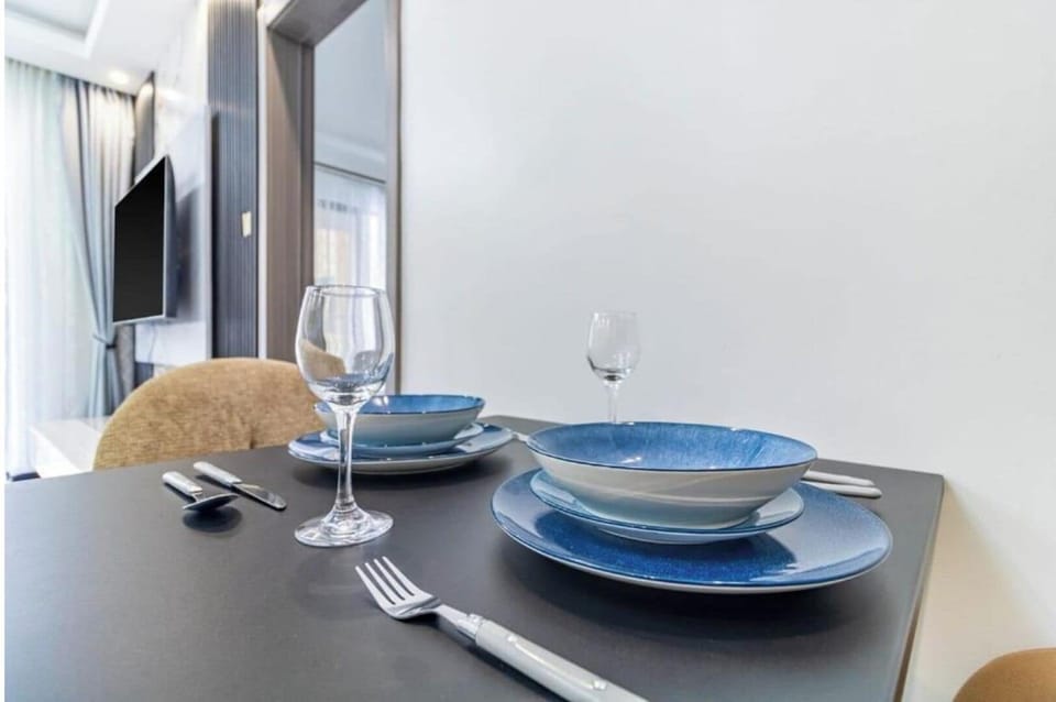 Deluxe Apartment | Dining