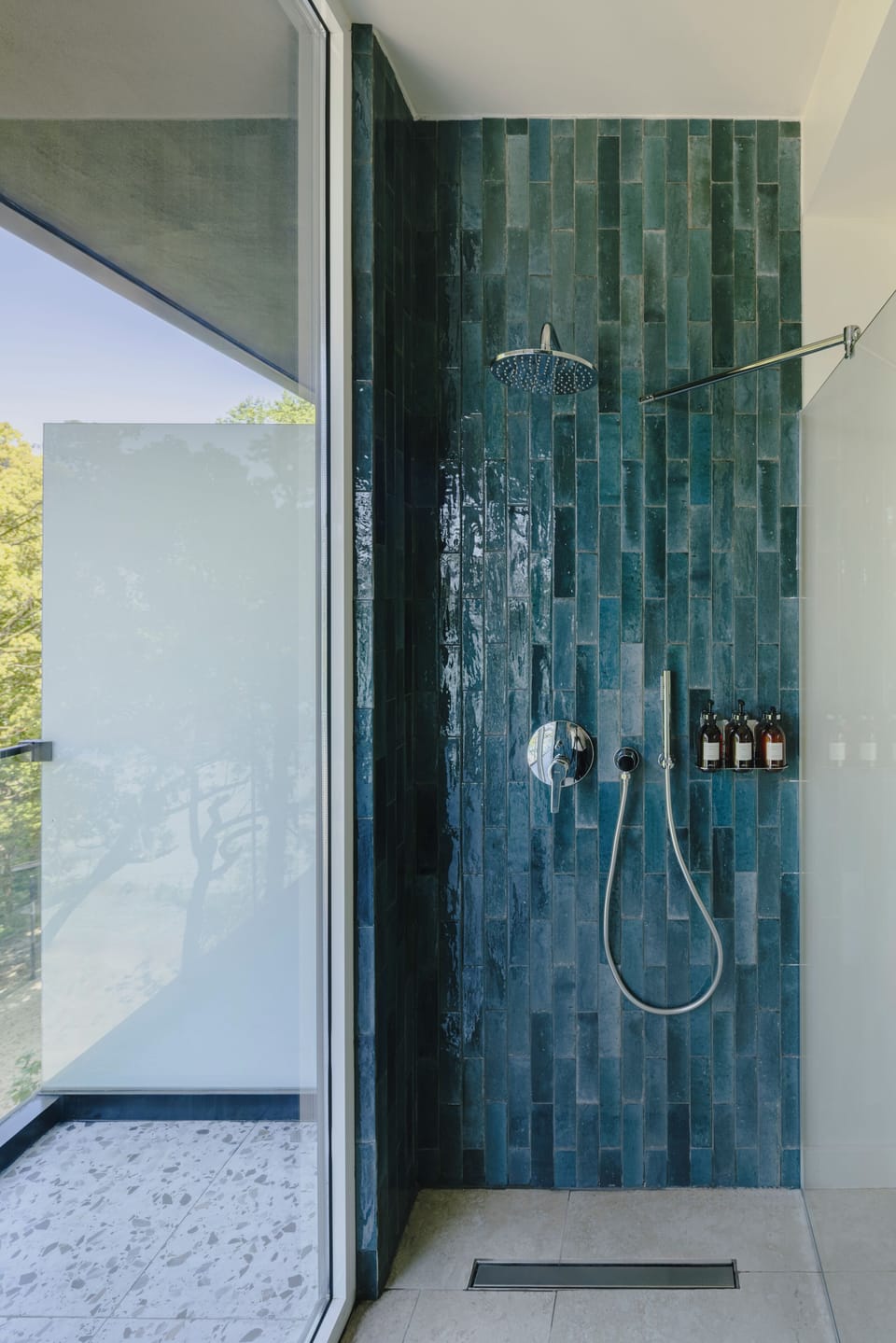 Executive Room | Bathroom | Hair dryer, towels, soap, shampoo