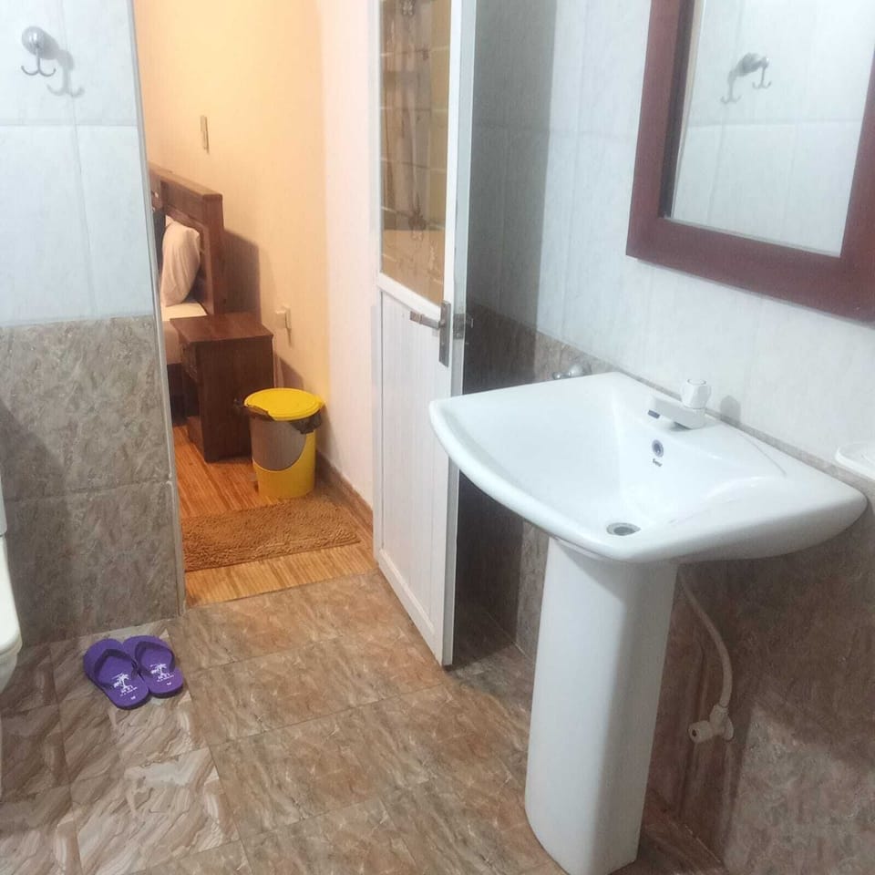 Deluxe Double Room, Patio, Lake View | Bathroom | Free toiletries, hair dryer, slippers, towels