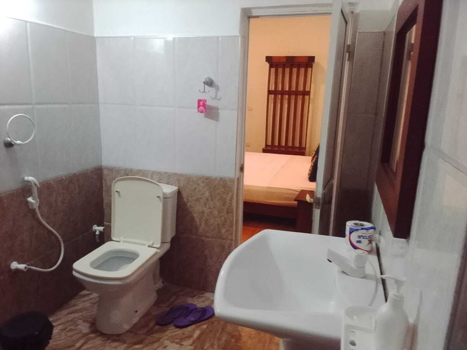 Deluxe Double Room, Patio, Lake View | Bathroom | Free toiletries, hair dryer, slippers, towels