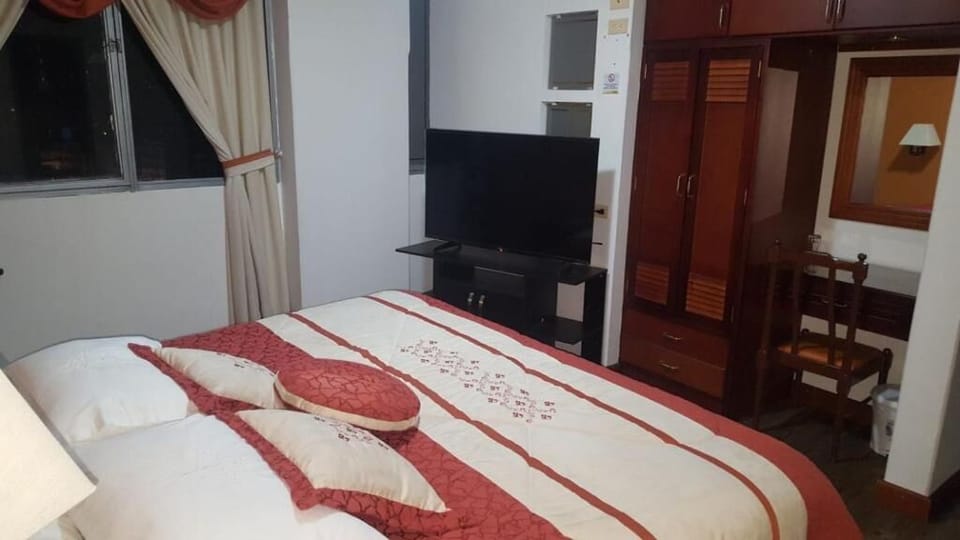 Deluxe Double Room | Desk, iron/ironing board (on request), WiFi (free)