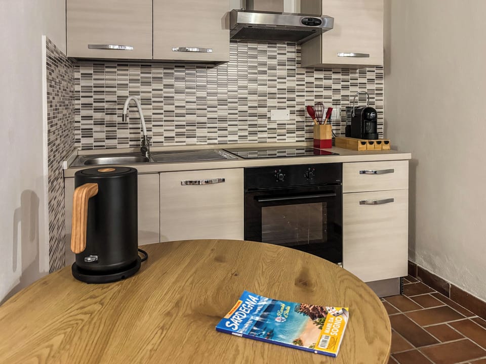 Apartment, Patio | Private kitchen