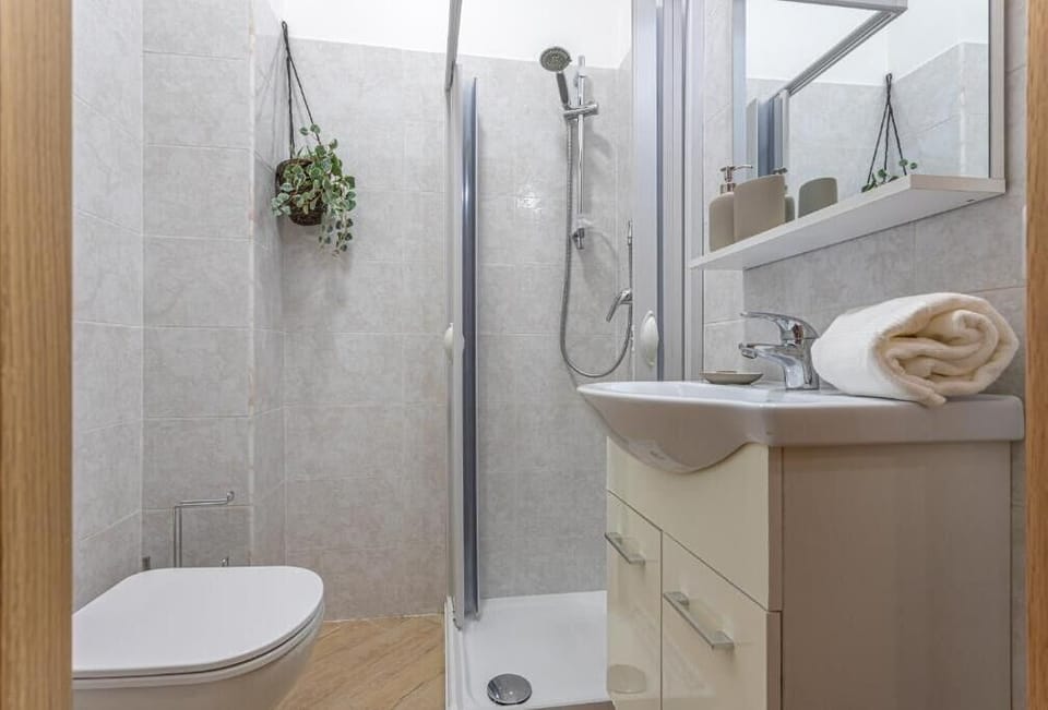 Deluxe Double Room | Bathroom