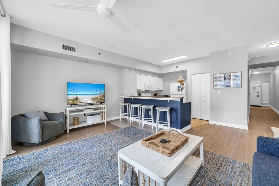 Condo, 1 King Bed with Sofa bed (Shores of Panama 1509) | Living area