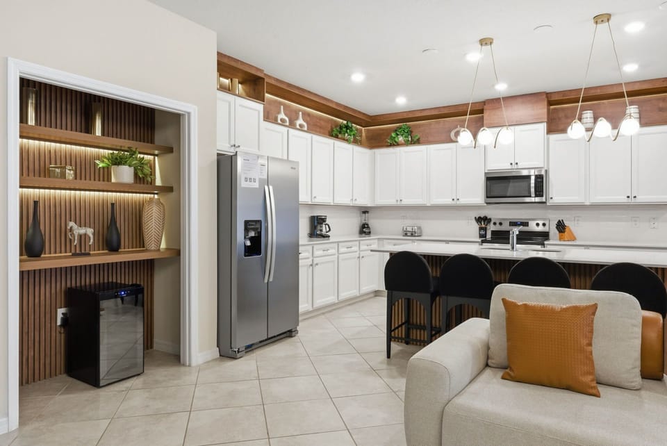 House (Multiple Bedrooms) | Private kitchen | Microwave, oven, stovetop, dishwasher