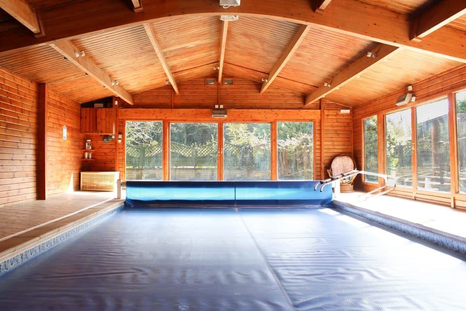 House | 6 bedrooms, desk, Internet