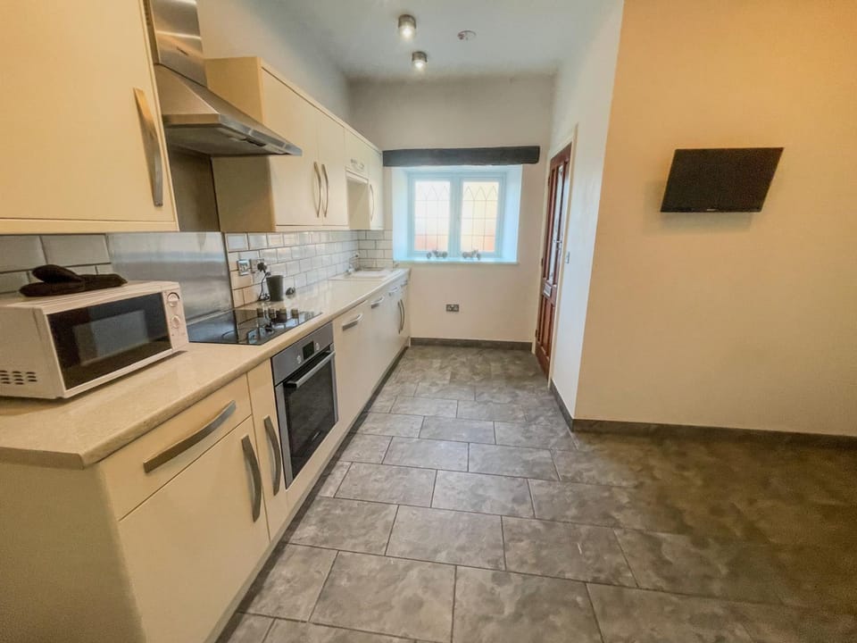 House | 6 bedrooms, desk, Internet