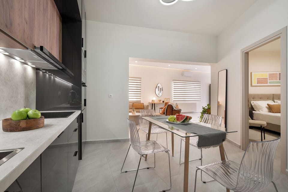 Apartment, 3 Bedrooms, City View | In-room dining