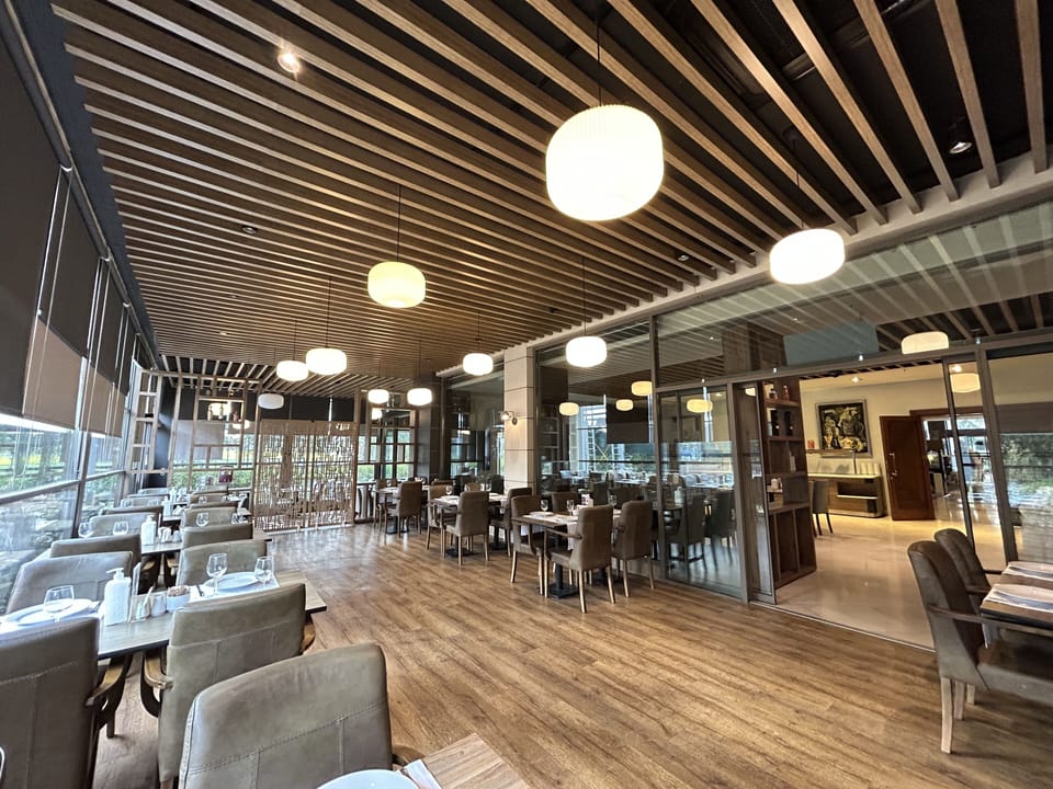 Breakfast, lunch, dinner served; international cuisine 