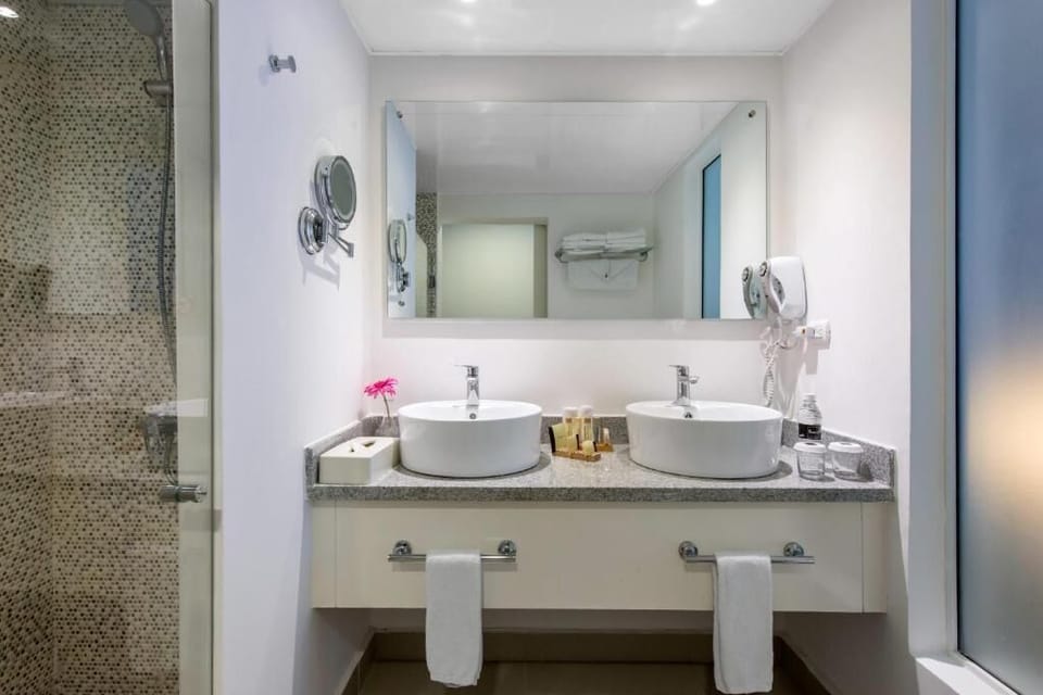 Family Twin Room | Bathroom
