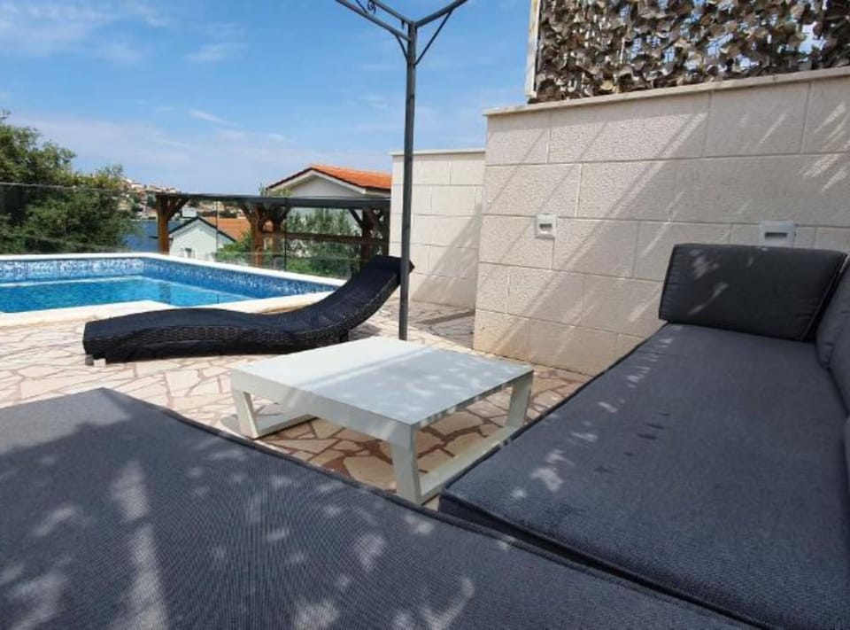 Villa (Deluxe Villa with Swimming pool and S) | Outdoor pool | Seasonal outdoor pool, pool umbrellas, sun loungers