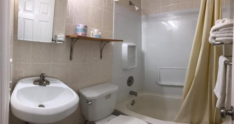 Deluxe Single Room | Bathroom