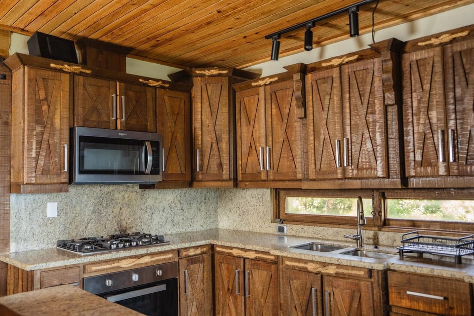 Cabin, 5 Bedrooms, Accessible, Smoking | Interior