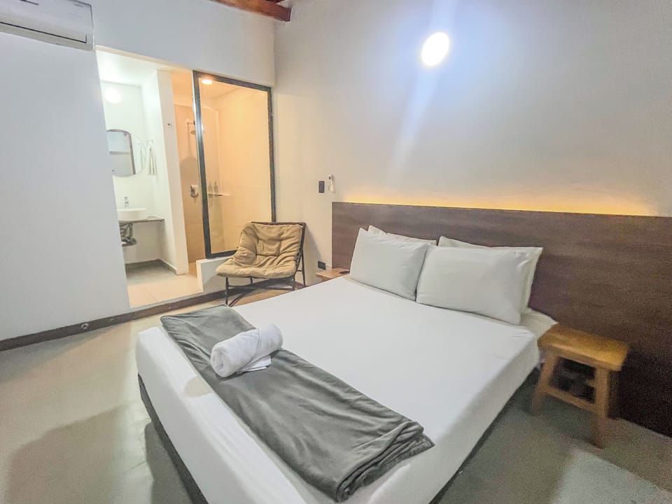 Luxury Apartment, Balcony | Free WiFi