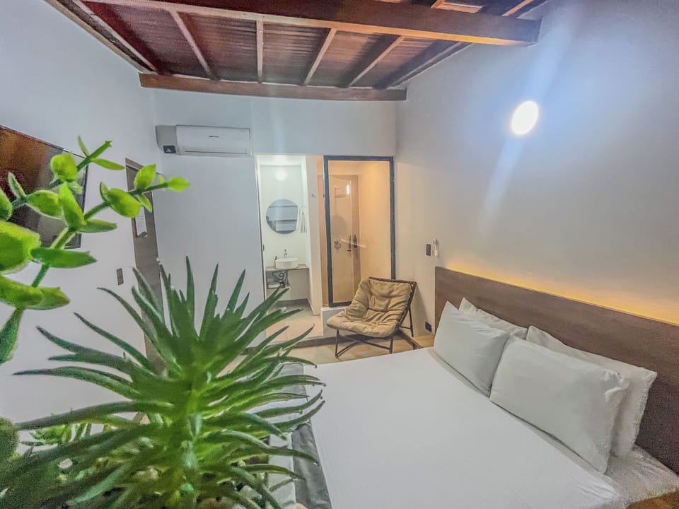 Luxury Apartment, Balcony | Free WiFi