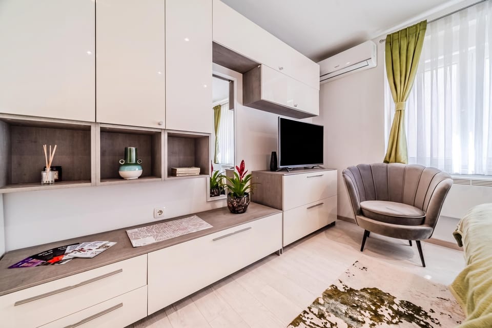 Standard Studio, Air conditioning (Zagreb City Center Vibes Near Main) | Living area