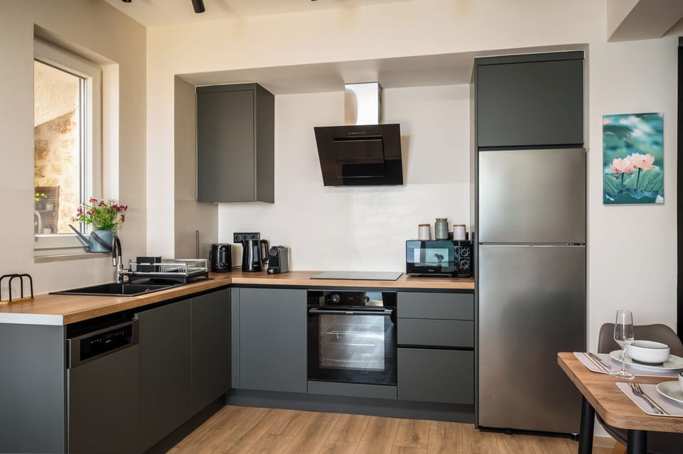 House, 2 Bedrooms, Terrace, Sea View | Private kitchen | Fridge, microwave, oven, stovetop
