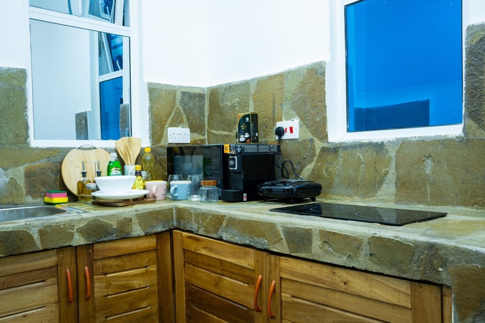 Comfort Villa, Pool View | Private kitchen