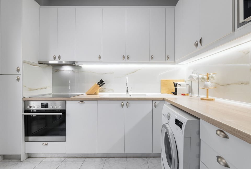 Luxury Apartment, Balcony, Sea View | Private kitchen